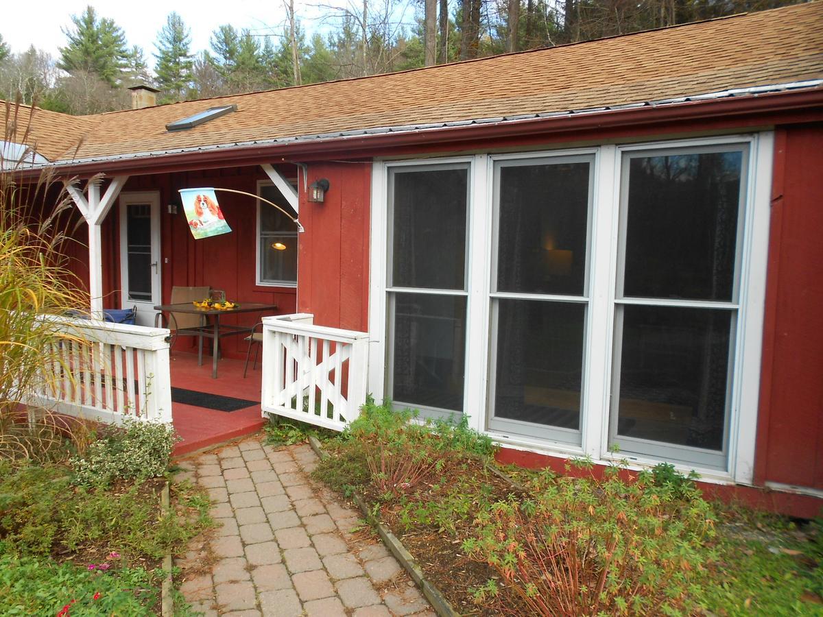 Cavalier Cottage B&B Shelburne Falls Екстер'єр фото