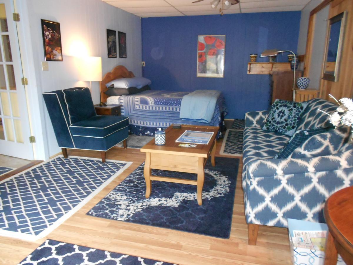 Cavalier Cottage B&B Shelburne Falls Екстер'єр фото