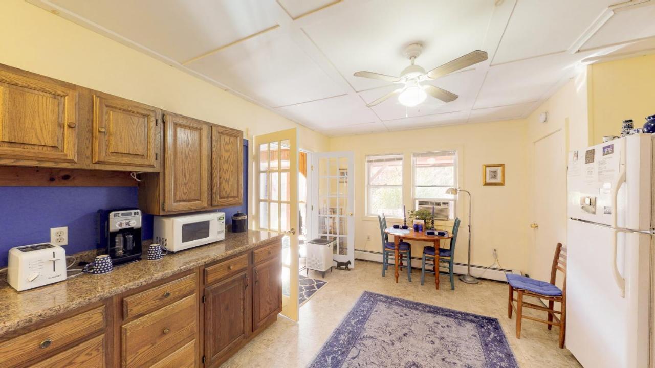 Cavalier Cottage B&B Shelburne Falls Екстер'єр фото
